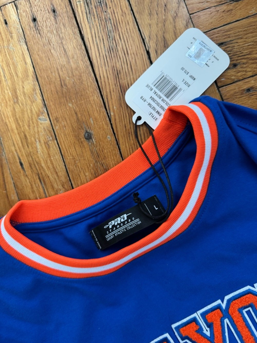 NBA NEW YORK KNICKS CLASSIC CHENILLE MEN'S TEE - Picture 4 of 14